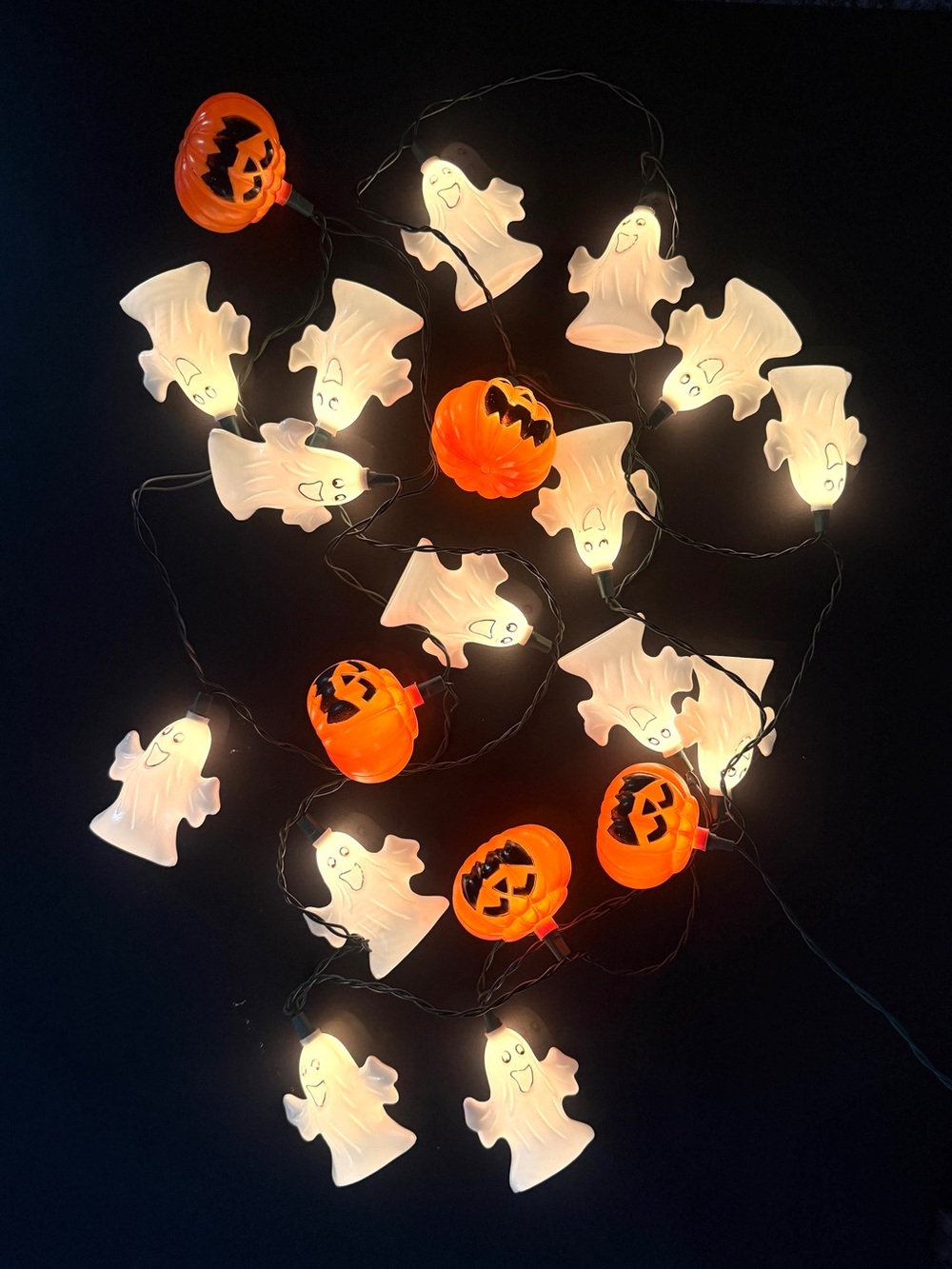 Vintage Halloween 90’s Smiling Ghosts & pumpkins Blow Mold 20 String Lights